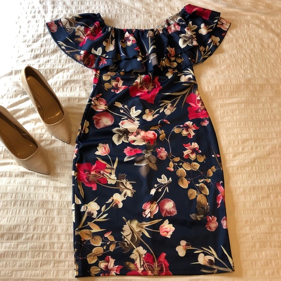 Dresses & Skirts - Floral Ruffled Midi Dress